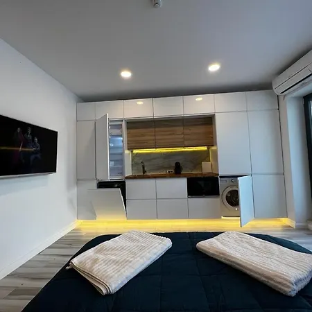 Blitz - Bel Air Luxury, Terrace And *